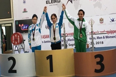 Pakistan Women Powerlifting Team Shines In The 11 Asian